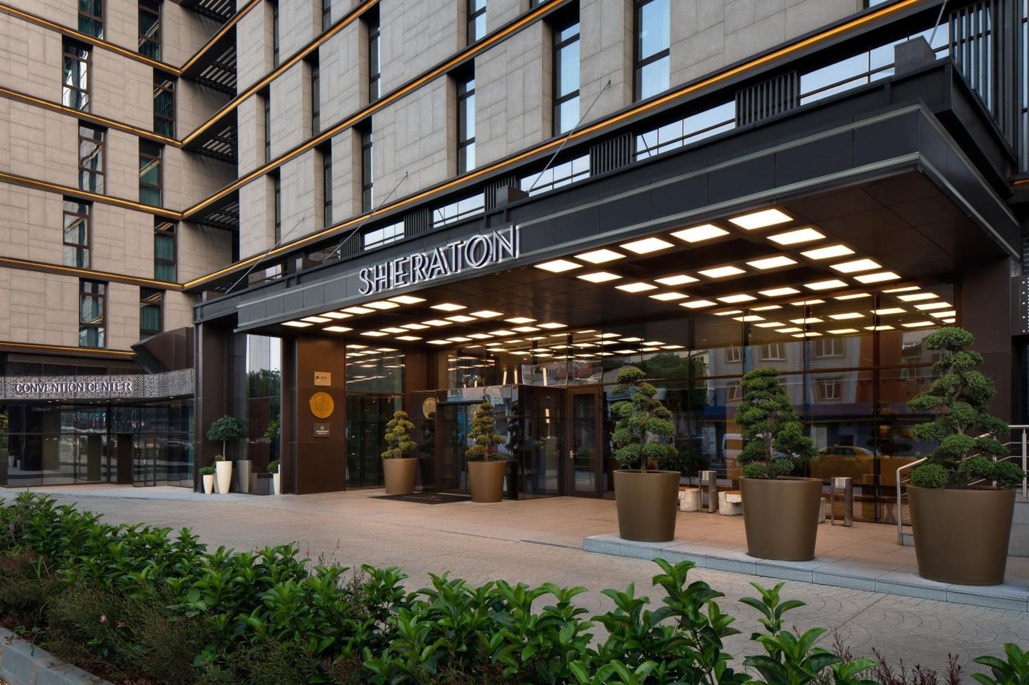 Sheraton Istanbul City Center Exteriör bild