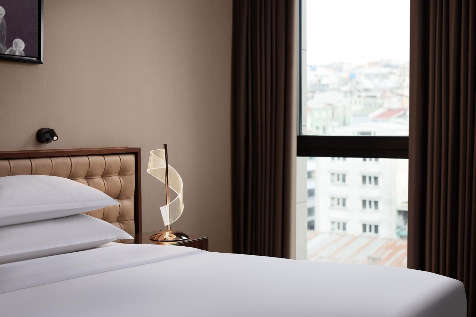 Sheraton Istanbul City Center Exteriör bild