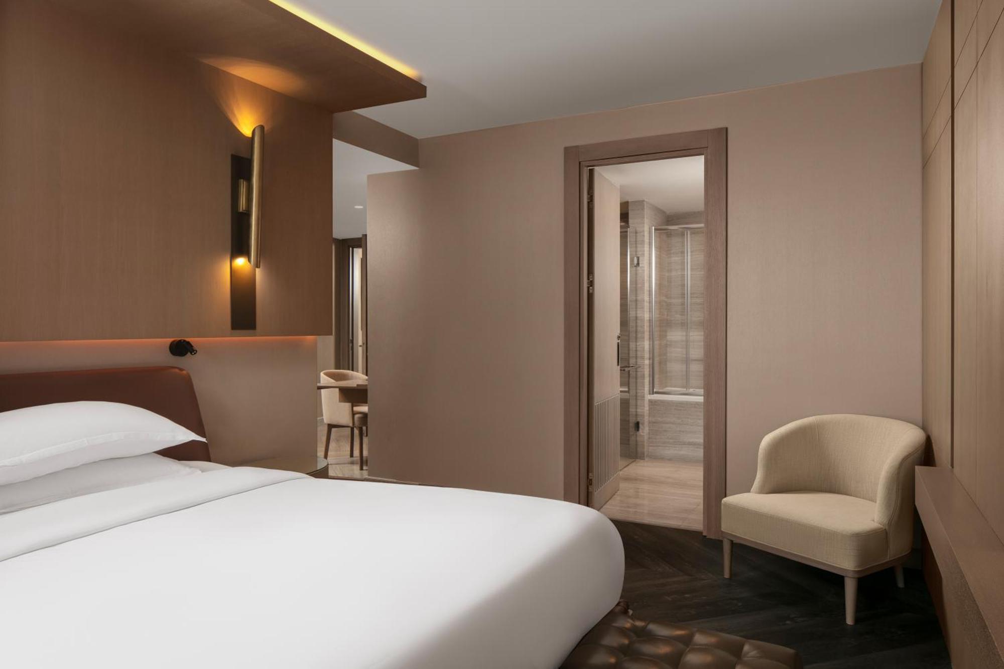 Sheraton Istanbul City Center Exteriör bild