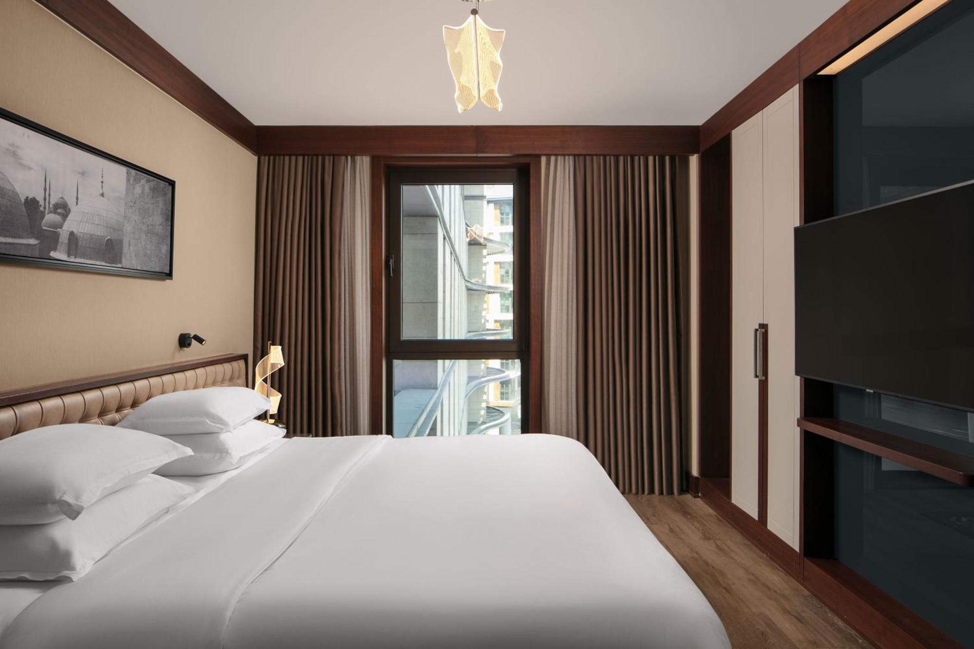 Sheraton Istanbul City Center Exteriör bild